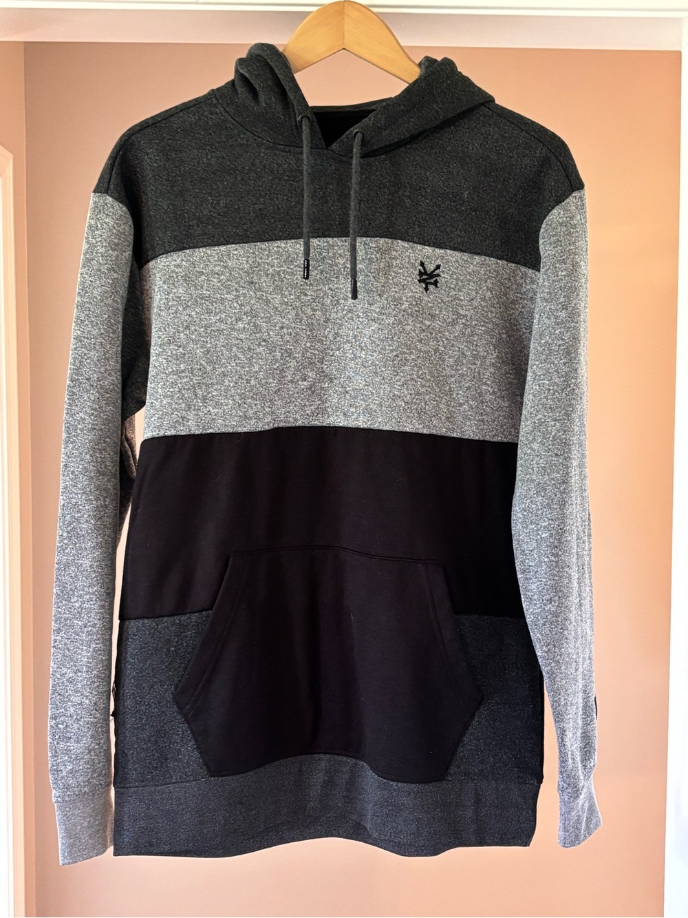 Zoo York Men's Black & Gray Colorblock Hooded Sweatshirt